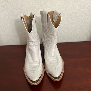 Idyllwind by Miranda Lambert steel toe white cowgirl booties